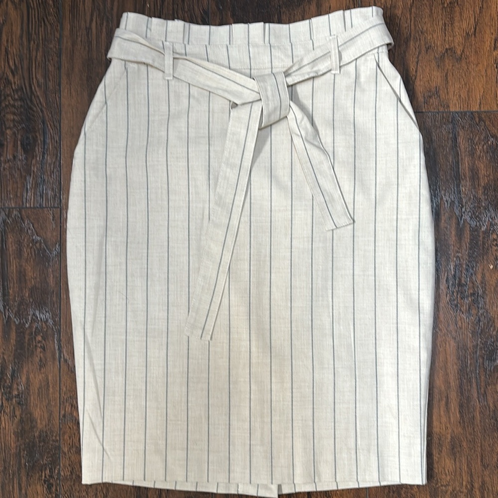Banana Republic pinstripe pencil skirt, size 0P, back zip closure, belt detail.